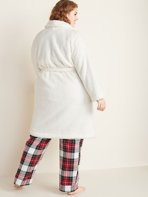 Image number 2 showing, Sherpa Plus-Size Robe