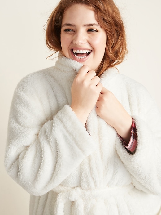 Image number 3 showing, Sherpa Plus-Size Robe