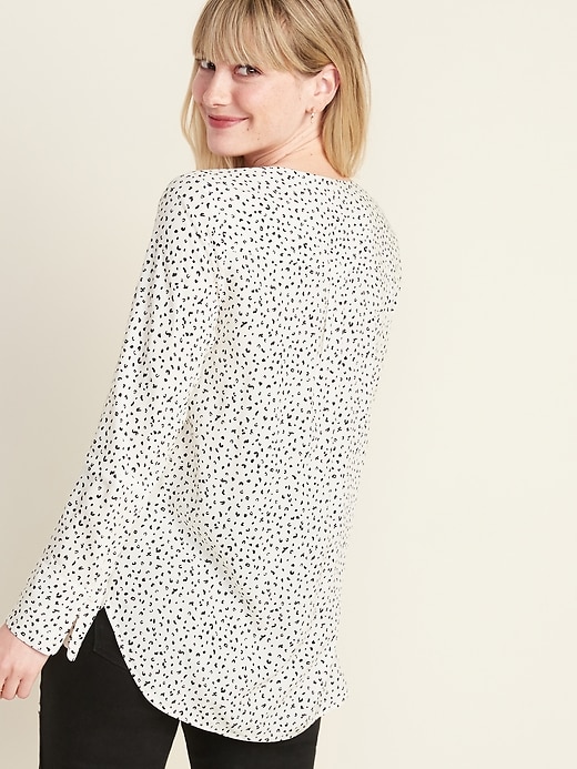 Image number 2 showing, Relaxed V-Neck Tunic for Women