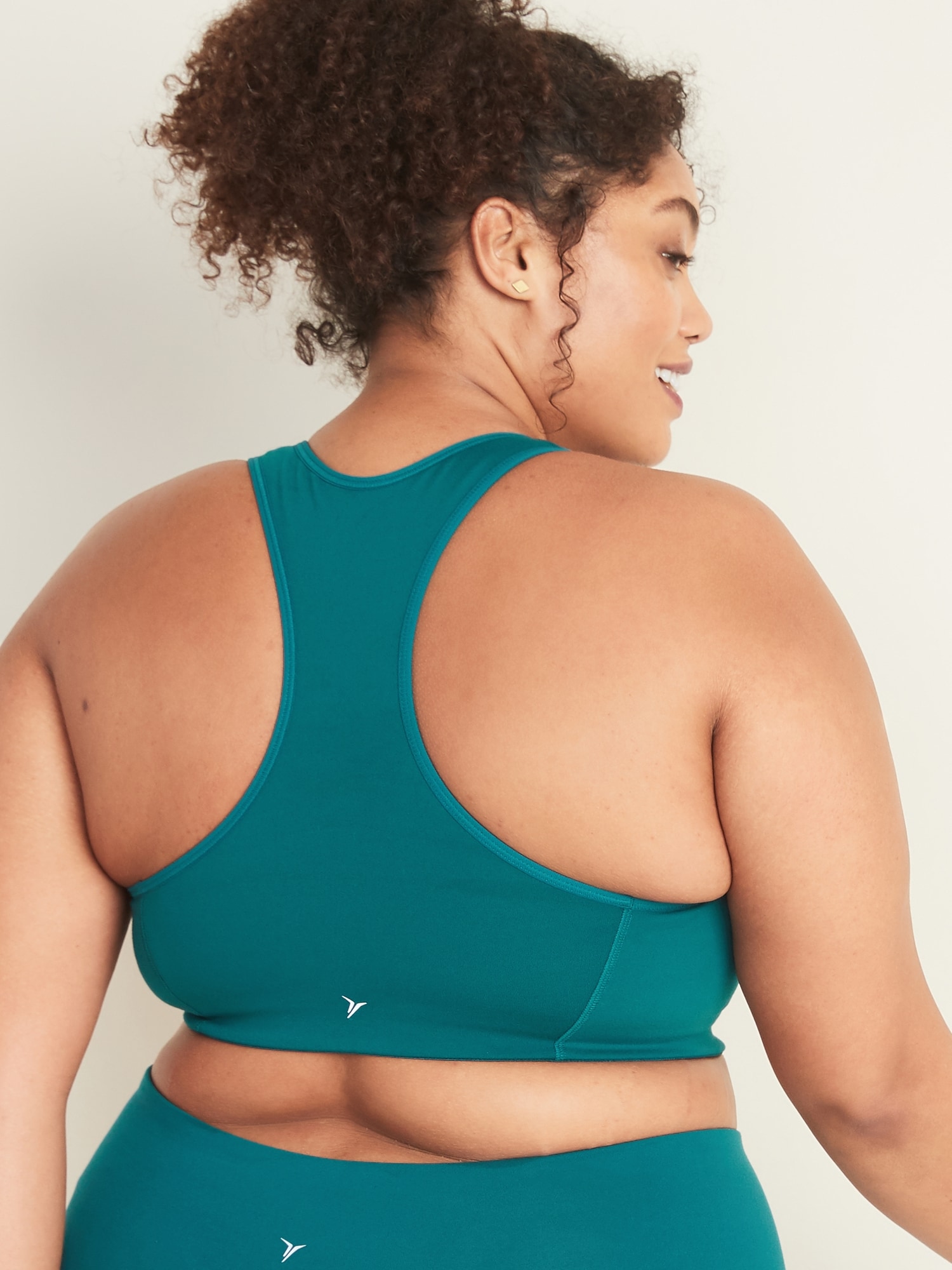 Old Navy Medium-Support Plus-Size Racerback Sports Bra, 21 Pieces of Size-Inclusive  Activewear That Will Get You Excited to Hit the Gym
