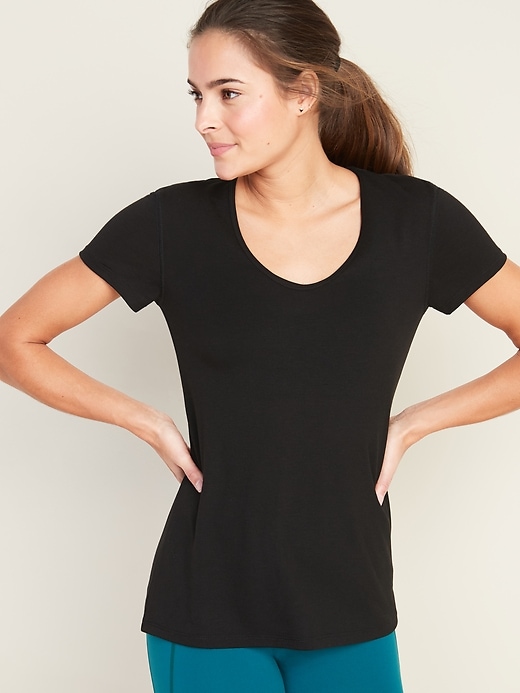 Old Navy UltraLite Scoop-Neck Performance Top for Women black. 1