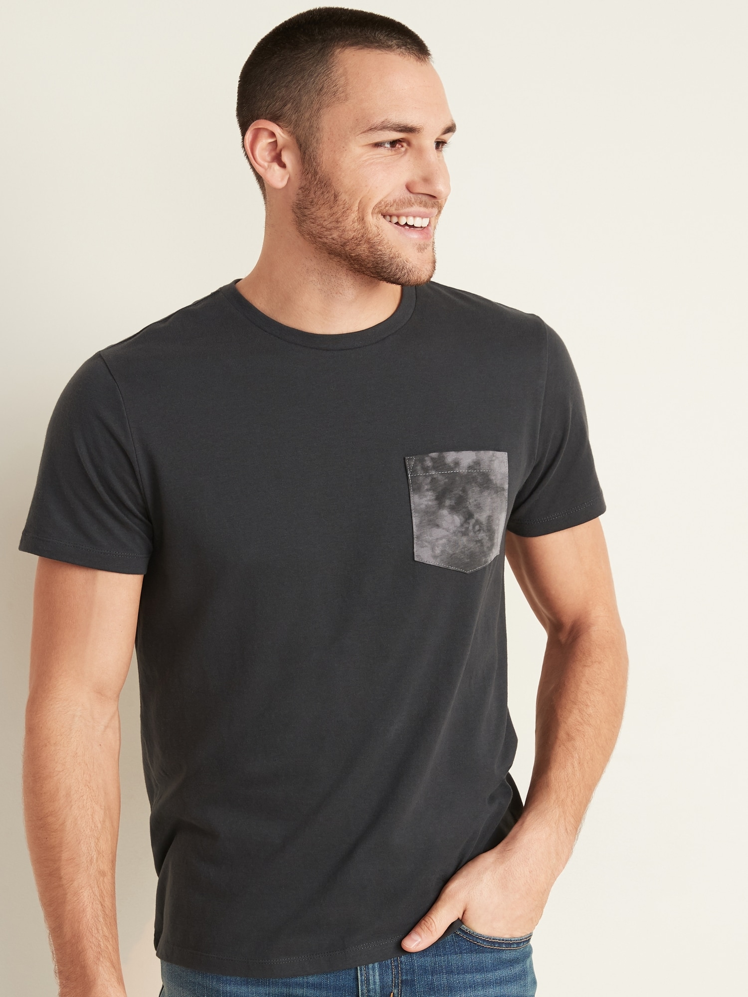 Soft-Washed Graphic Chest-Pocket Tee for Men | Old Navy