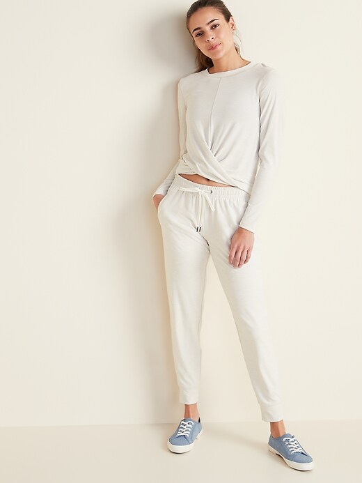 Image number 3 showing, Relaxed Breathe ON Twist-Hem Cropped Top for Women