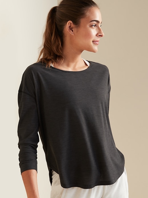 Image number 1 showing, Breathe ON Long-Sleeve Performance Top