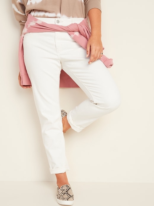 Image number 6 showing, Mid-Rise Ecru-Wash Boyfriend Straight Cut-Off Jeans for Women