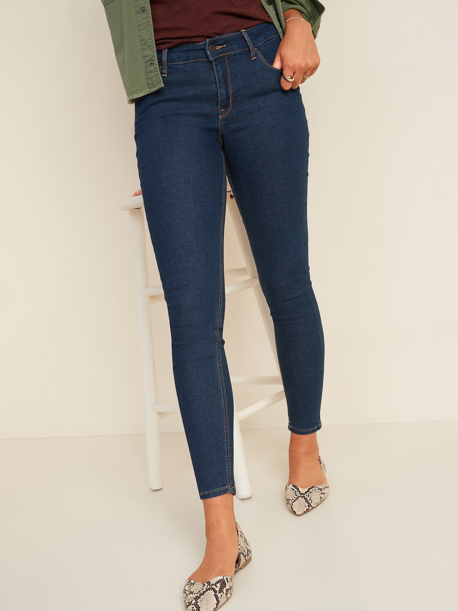 old navy mid rise super skinny jeans
