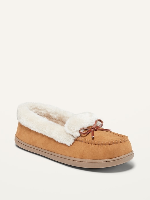 Old Navy Water-Repellent Faux-Fur-Lined Moccasin Slippers for Women. 1