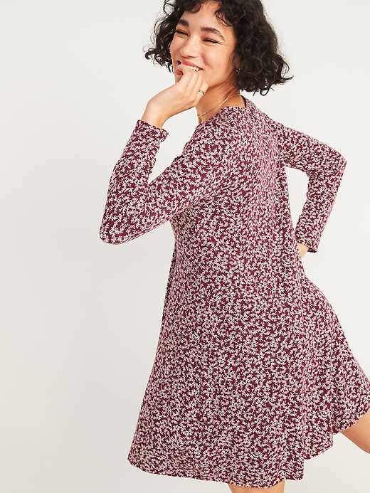 Image number 2 showing, Printed Jersey-Knit Long-Sleeve Swing Dress