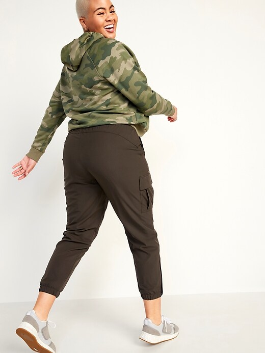Image number 6 showing, High-Waisted StretchTech Mesh-Lined Jogger Cargo Pants