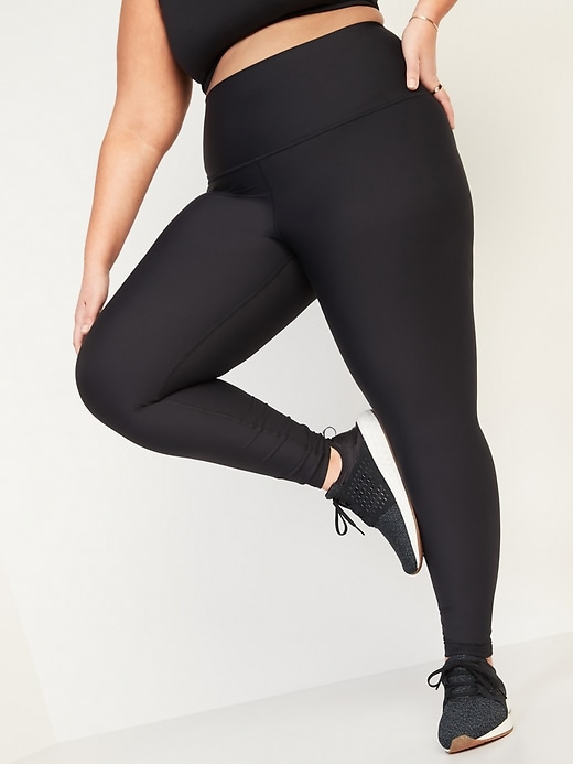 Old Navy Extra High-Waisted Powersoft Light Compression Hidden-Pocket  Leggings in Gray Leopard, The Best Patterned Pieces From Old Navy to Add  to a Mostly Black Workout Wardrobe
