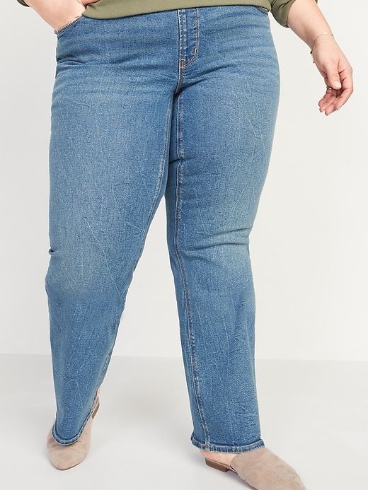 Old Navy High-Waisted Plus-Size Pull-On Kicker Boot-Cut Jeans. 1