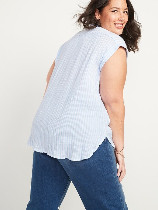 Image number 2 showing, Oversized Textured-Stripe No-Peek Plus-Size Short-Sleeve Shirt