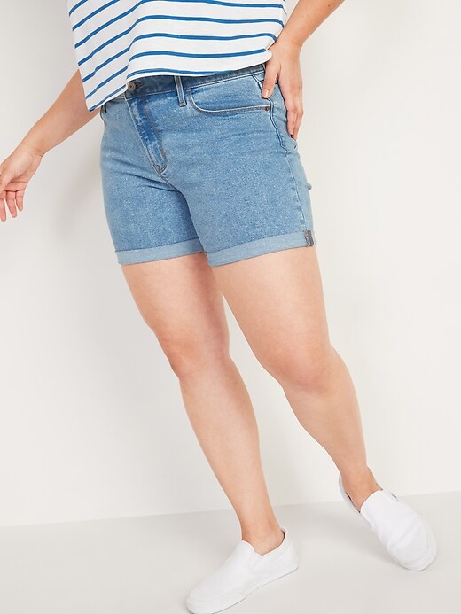 Image number 5 showing, Mid-Rise Light-Wash Slim Jean Shorts for Women -- 5 inch inseam
