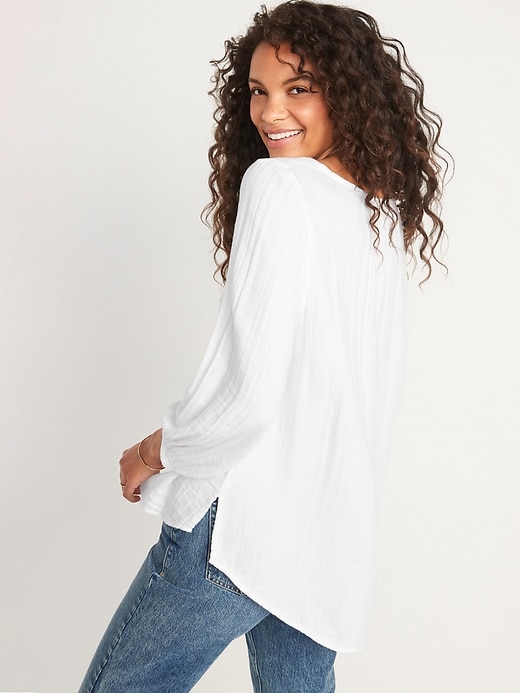 Image number 2 showing, Oversized Crinkle-Textured Tunic Top