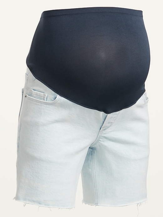 Image number 4 showing, Maternity Full Panel Cut-Off Jean Shorts -- 7-inch inseam