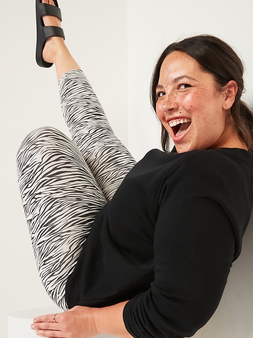 Image number 3 showing, High-Waisted Plus-Size Cropped Leggings