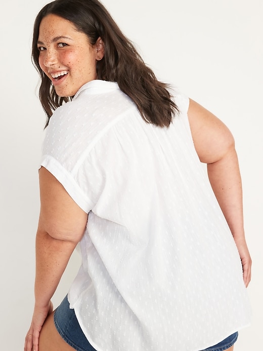 Image number 2 showing, Oversized Clip-Dot No-Peek Plus-Size Short-Sleeve Shirt