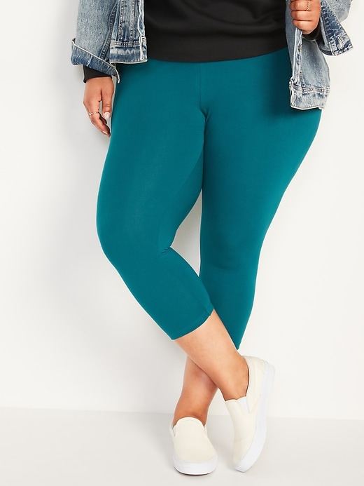 Image number 1 showing, High-Waisted Plus-Size Cropped Leggings