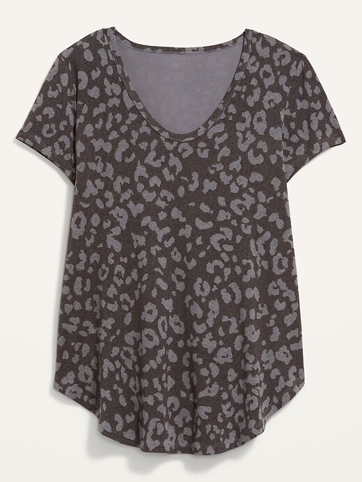 Image number 4 showing, Luxe Leopard-Print Voop-Neck Tunic T-Shirt for Women