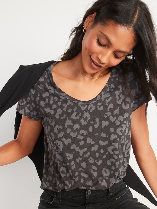 Image number 3 showing, Luxe Leopard-Print Voop-Neck Tunic T-Shirt for Women
