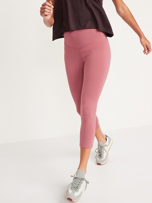 Image number 5 showing, Extra High-Waisted PowerChill Hidden-Pocket Cropped Leggings for Women