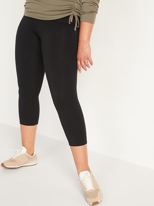 Old Navy Extra High-Waisted PowerChill Hidden-Pocket Cropped Leggings for Women. 1