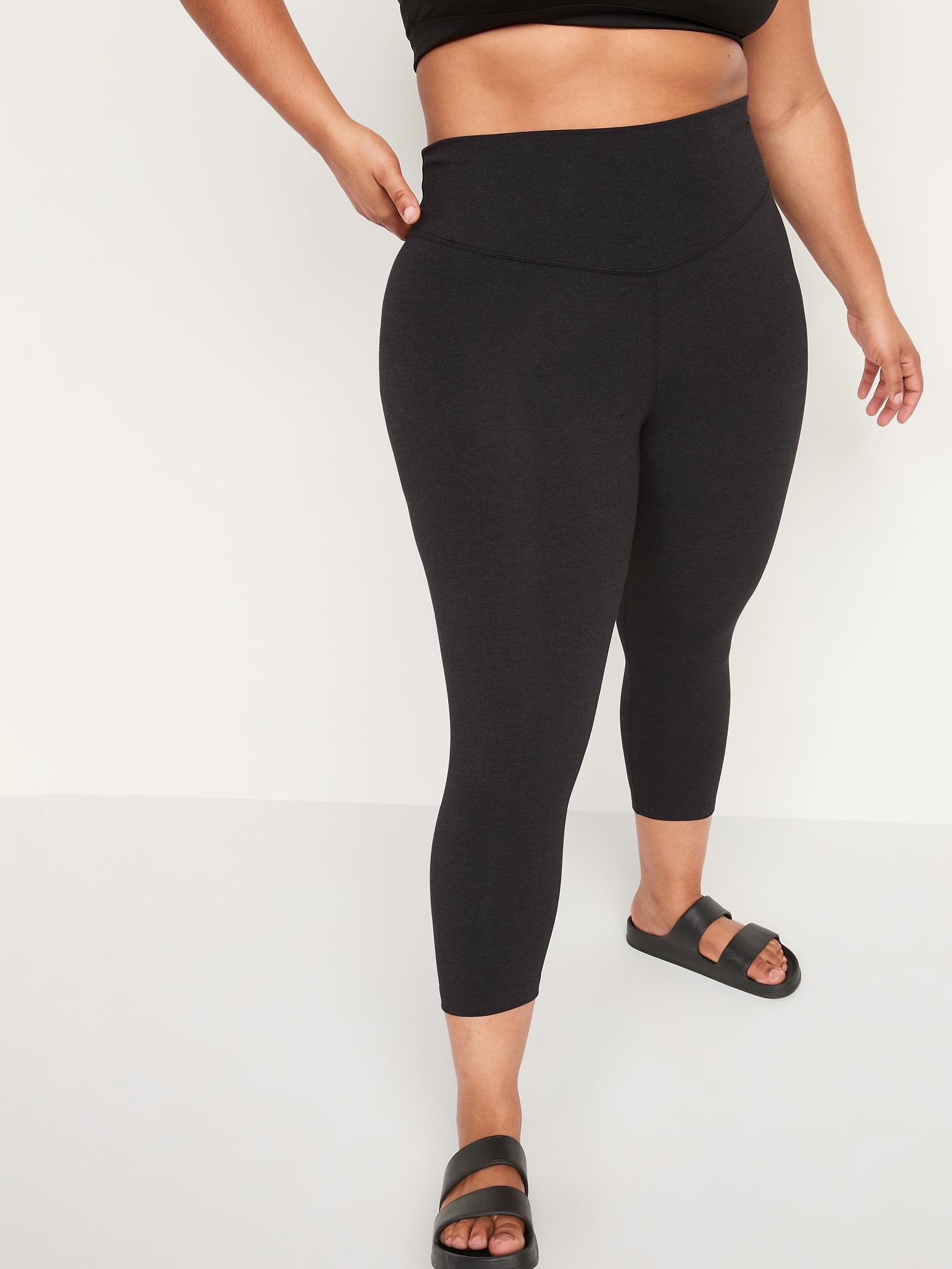 Extra High-Waisted PowerChill Hidden-Pocket Cropped Leggings for Women |  Old Navy