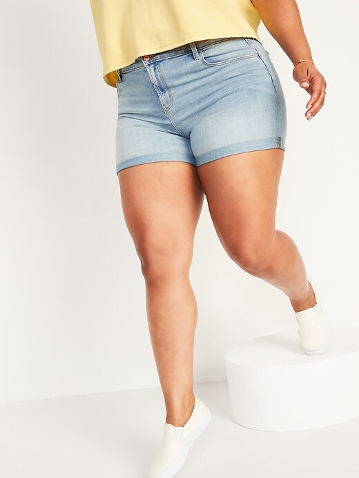 Image number 7 showing, Mid-Rise Light-Wash Jean Shorts for Women -- 3-inch inseam