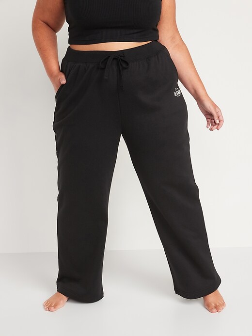 Old Navy Extra High-Waisted Logo-Graphic Ankle Jogger Sweatpants for W –  Search By Inseam