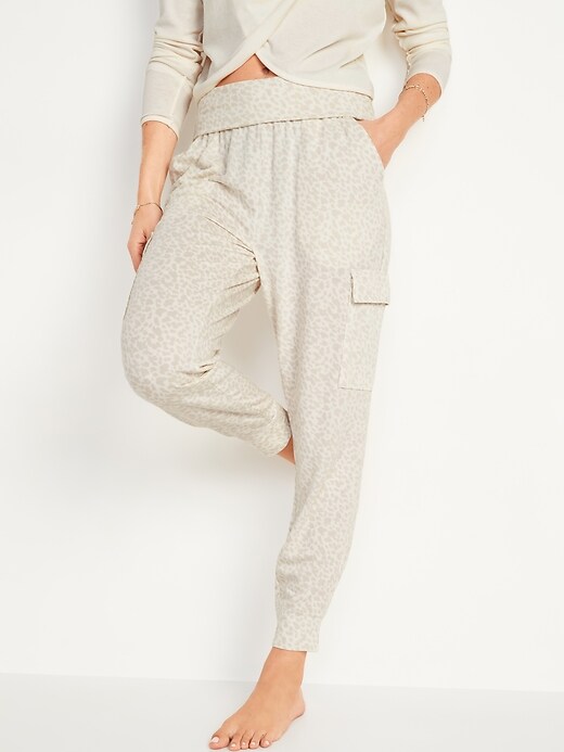 Image number 4 showing, Mid-Rise Live-In Cargo Jogger Sweatpants for Women