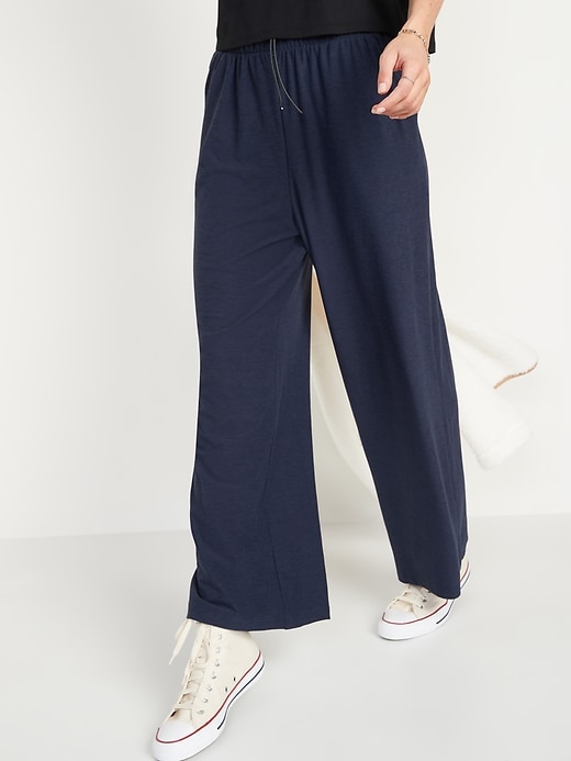 Image number 4 showing, High-Waisted Breathe ON Crop Wide-Leg Pants