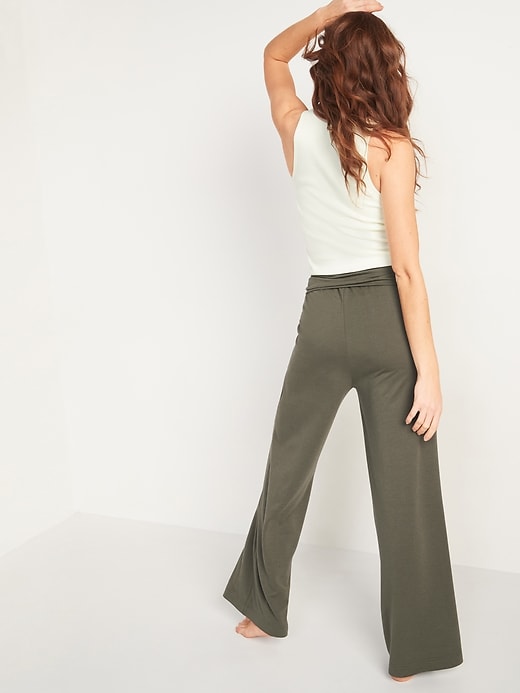 Image number 6 showing, Mid-Rise Fold-Over Waist UltraLite Wide-Leg Yoga Pants