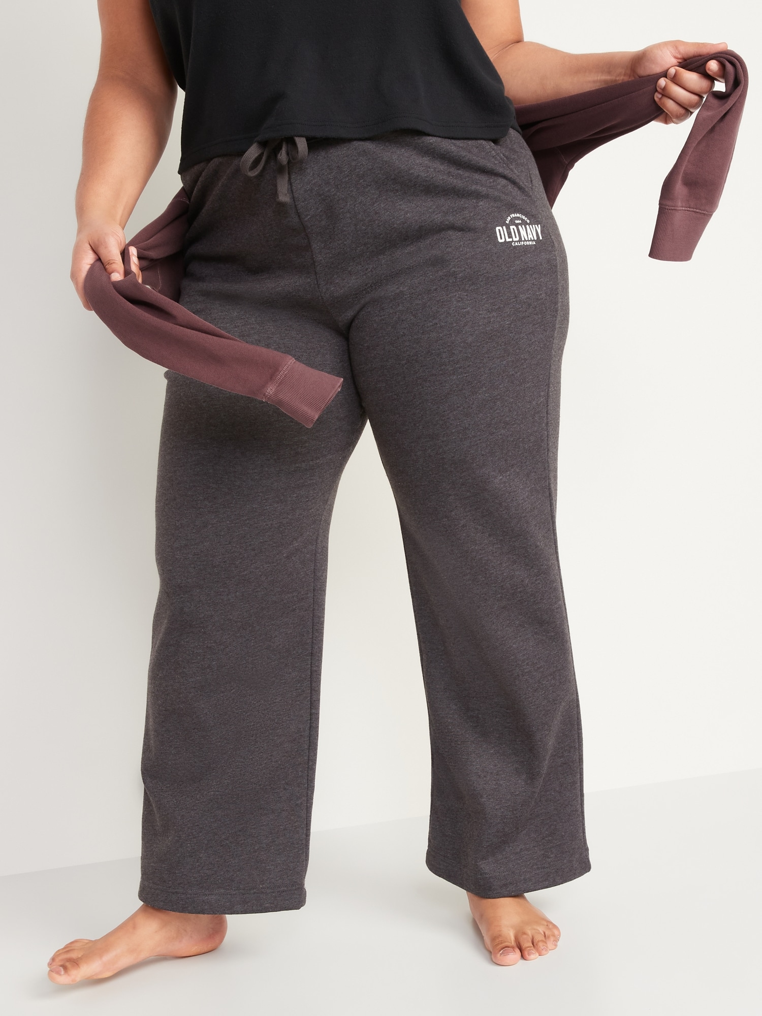 Old Navy Extra High-Waisted Logo-Graphic Ankle Jogger Sweatpants for W –  Search By Inseam