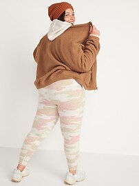 Old Navy Extra High-Waisted PowerChill Leggings