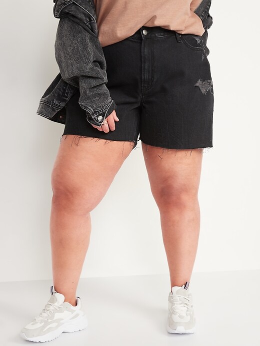 Image number 7 showing, High-Waisted Slouchy Straight Cut-Off Black Jean Shorts for Women-- 5-inch inseam
