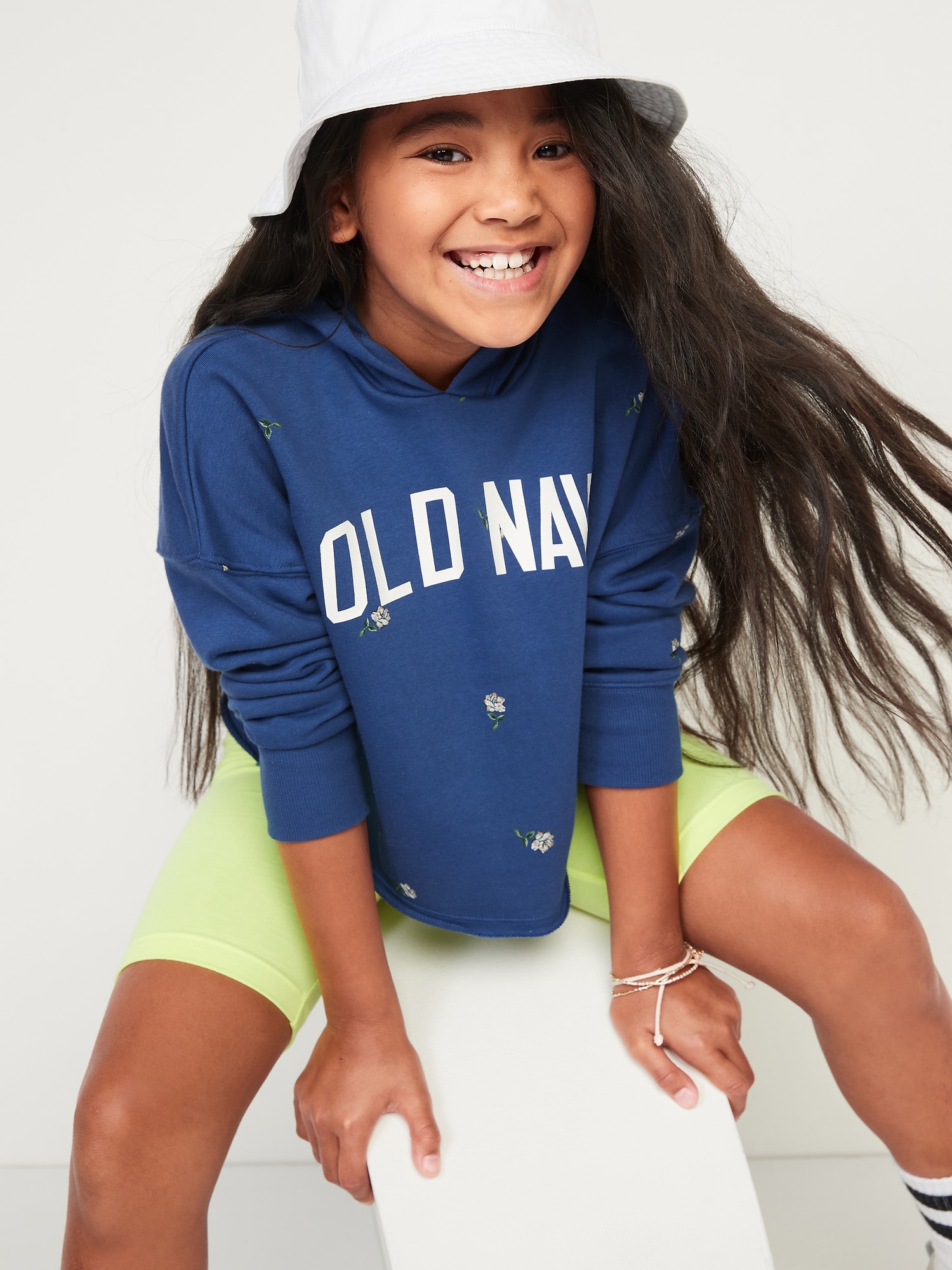 Slouchy Cropped Raw-Hem Logo-Graphic Hoodie for Girls