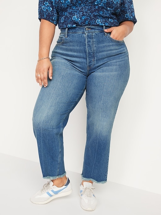 Image number 7 showing, Extra High-Waisted Sky-Hi Straight Cut-Off Jeans for Women