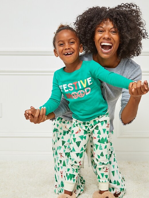 Gender-Neutral Holiday Matching Graphic Snug-Fit Pajama Set For Kids