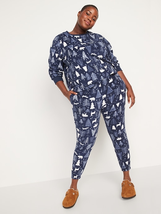 Image number 6 showing, Matching Printed Microfleece Pajama Set for Women