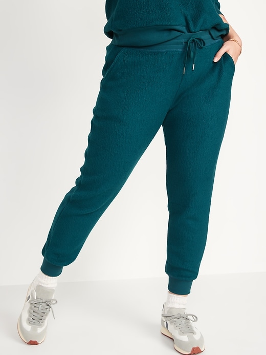 Old Navy Mid-Rise Vintage Sherpa Sweatpants for Women. 1