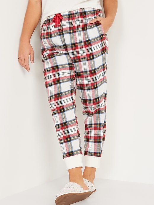 Old Navy Printed Flannel Jogger Pajama Pants for Women. 1