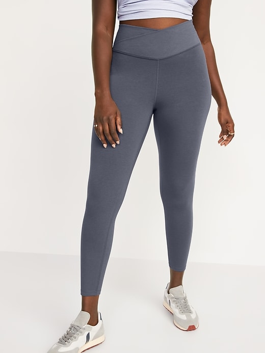 Old Navy Extra High-Waisted PowerChill Crossover 7/8-Length Leggings for Women. 1