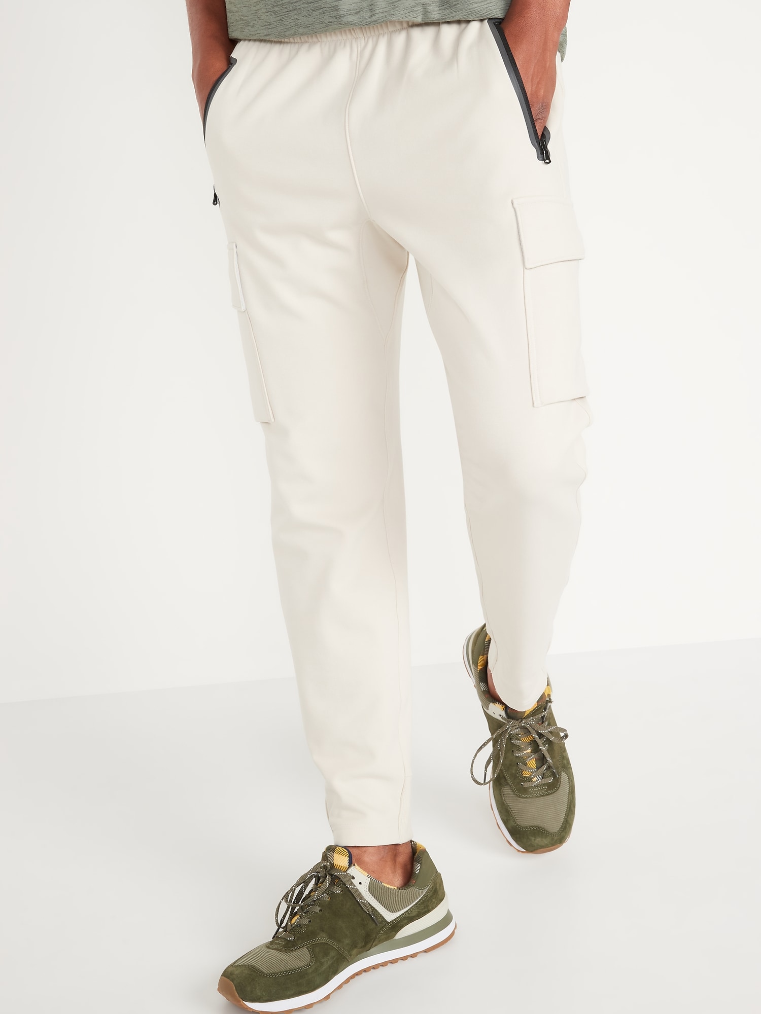 Dynamic Fleece GoWarm Cargo Sweatpants for Men Old Navy