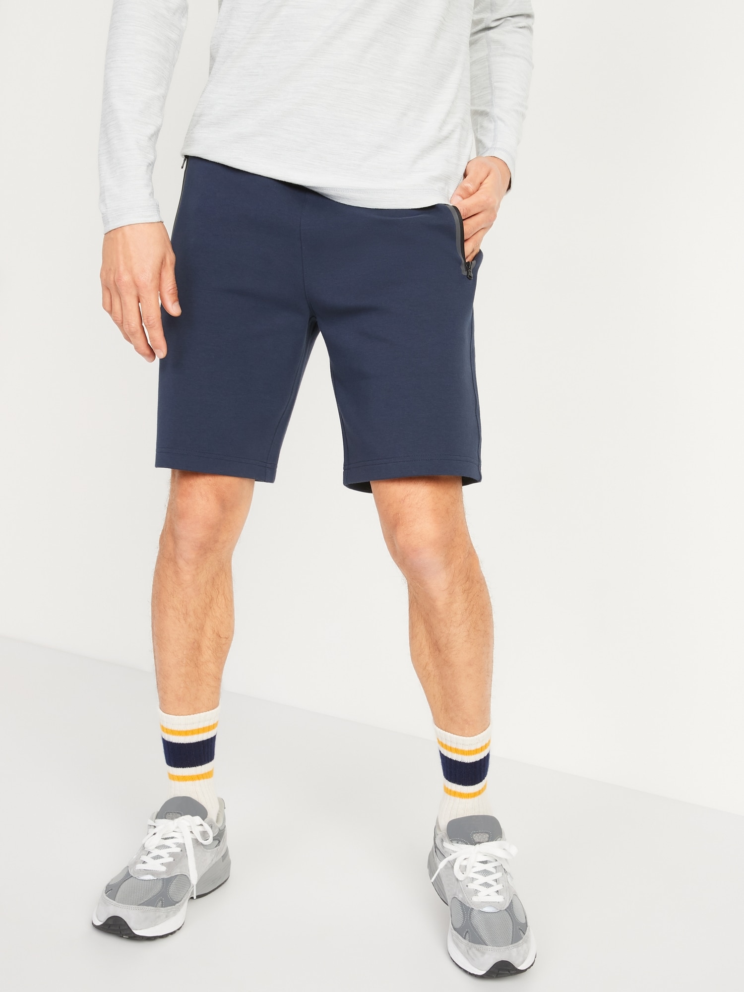 Old Navy Dynamic Fleece Jogger Shorts --9-inch inseam blue. 1