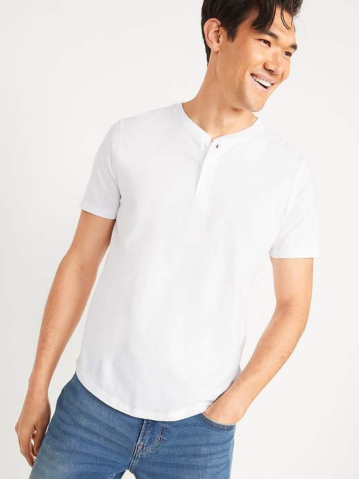 Image number 1 showing, Curved Hem Short-Sleeve Henley T-Shirt