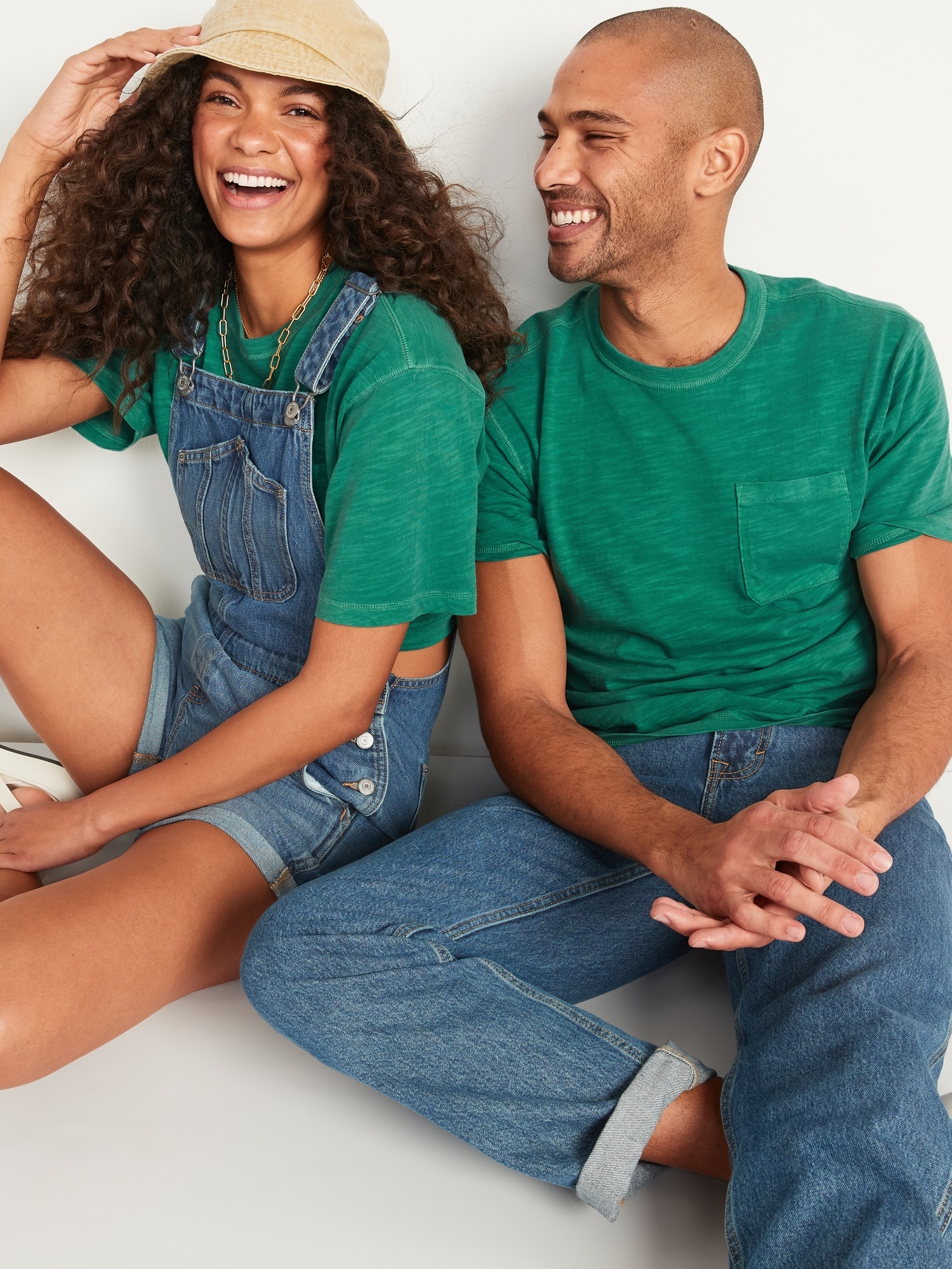 Garment-Dyed Workwear-Pocket Gender-Neutral T-Shirt for
