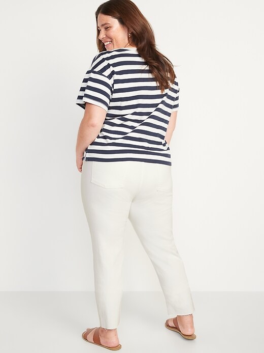 Image number 8 showing, Mid-Rise Boyfriend Straight Cut-Off White Jeans for Women
