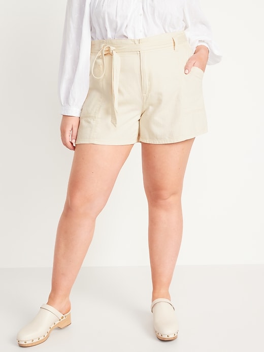 Image number 7 showing, High-Waisted Belted Workwear Twill Shorts -- 4.5-inch inseam
