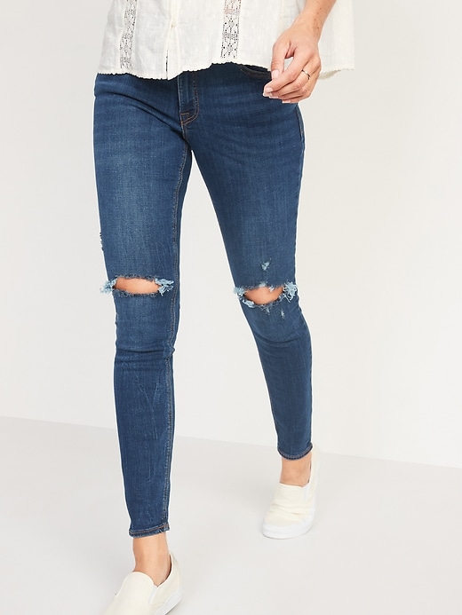 Mid-Rise Distressed Rockstar Super 