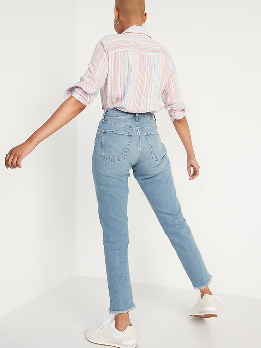 Image number 2 showing, Curvy Extra High-Waisted Button-Fly Sky-Hi Straight Cut-Off Jeans for Women